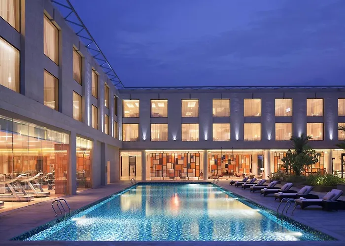 Courtyard By Marriott Kochi Airport