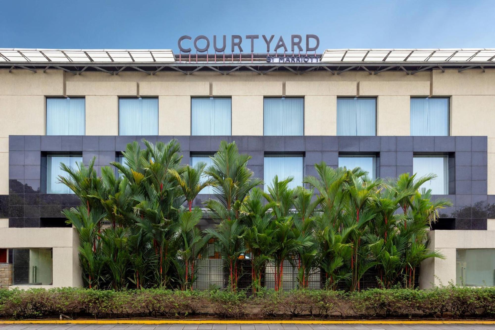 Courtyard By Marriott Kochi Airport होटल 5*