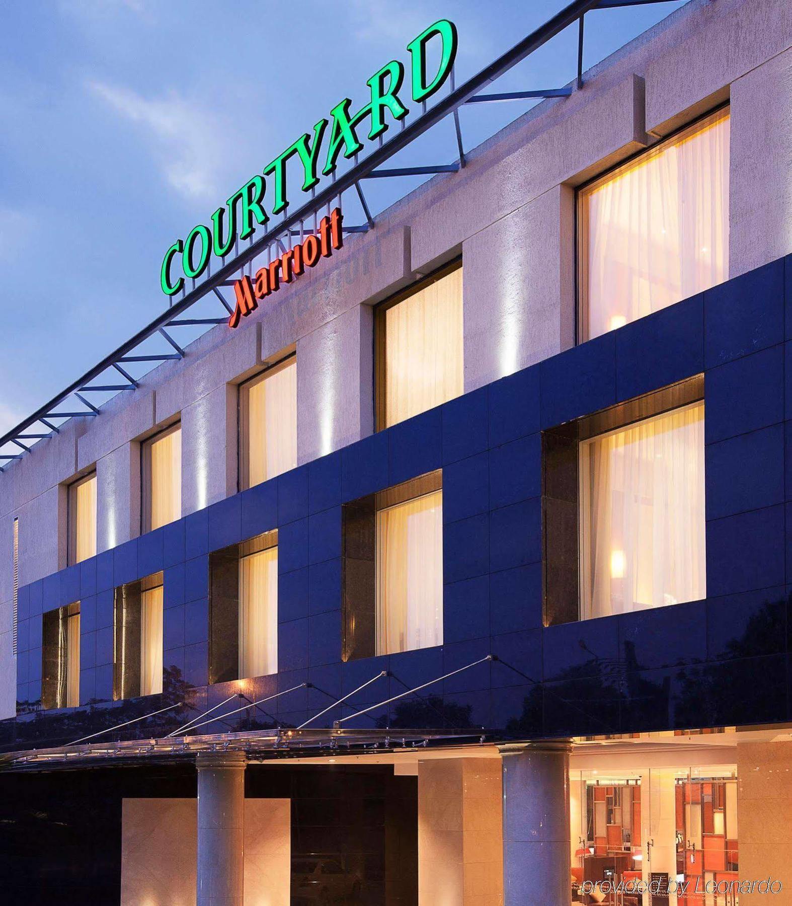 Courtyard By Marriott Kochi Airport होटल