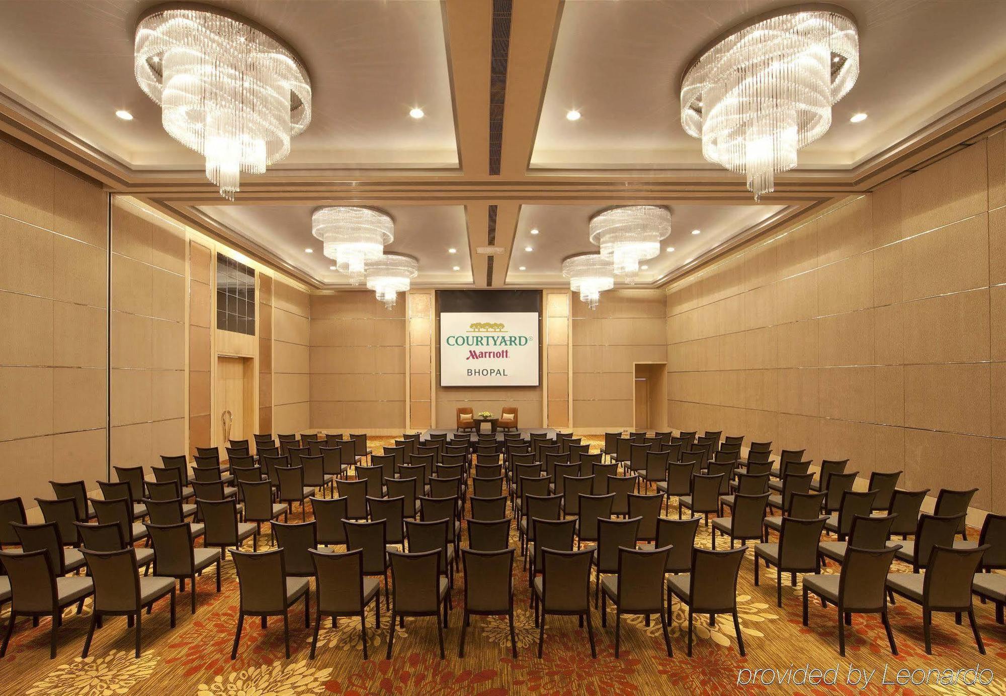 Courtyard By Marriott Kochi Airport