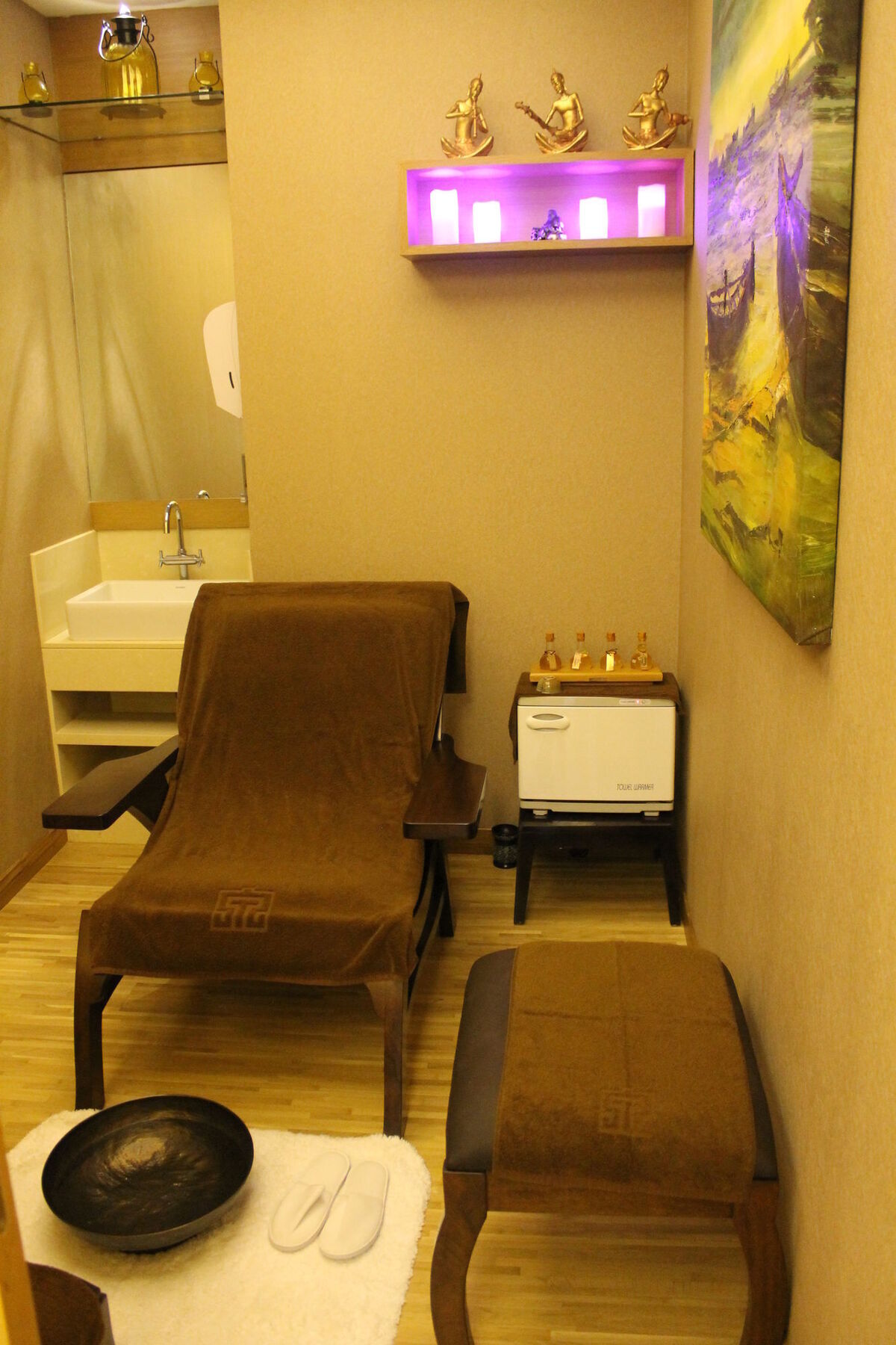 Courtyard By Marriott Kochi Airport